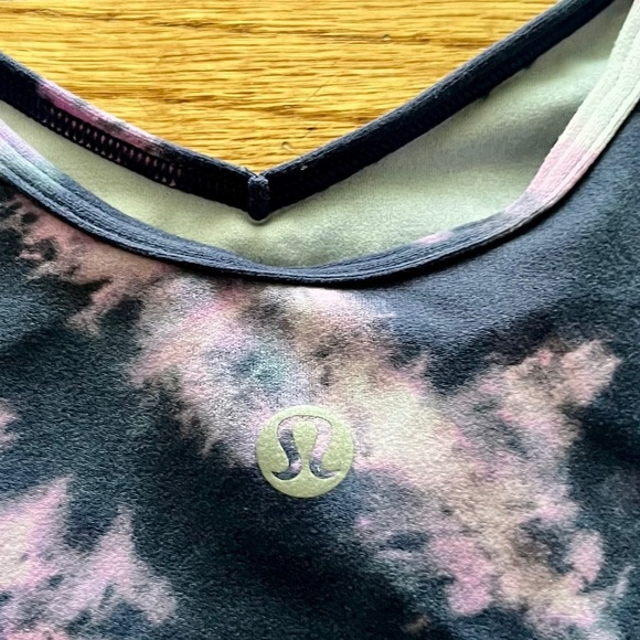 Lululemon Crop Tank Top - Tie Dye - size 8 - Picture 7 of 8